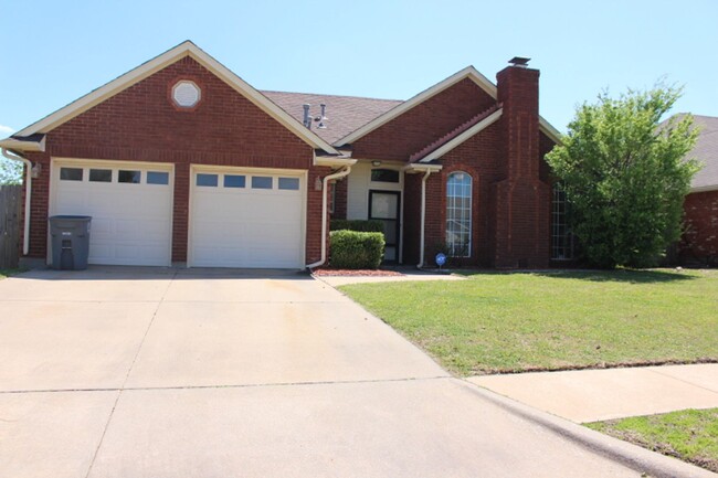 Primary Photo - Beautiful home located in Creekwood Addition.