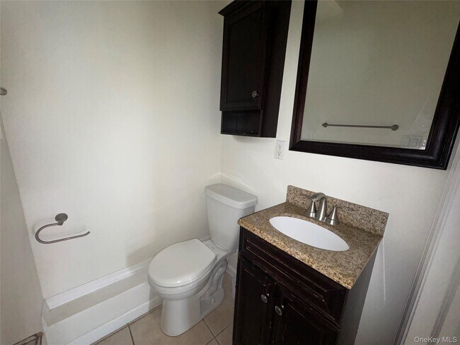 Building Photo - 25 Gardners Ln