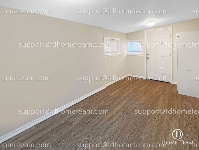 Building Photo - "Charming 4-Bed Tacoma Home with Granite Elegance & Ample Space!"