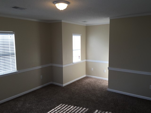 Building Photo - 14 Hidden Lakes Ln
