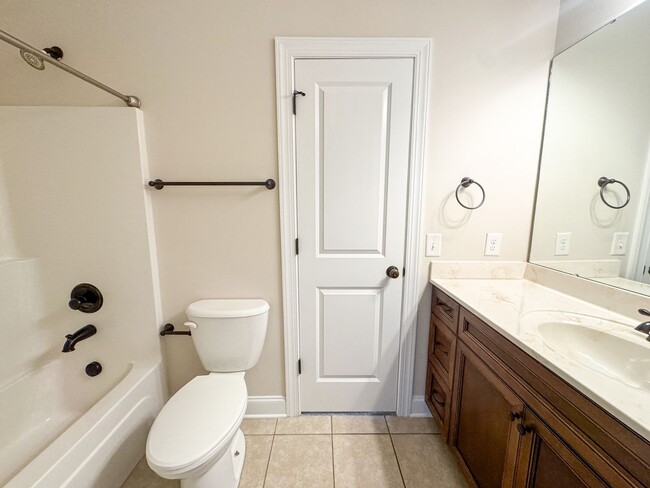 Building Photo - Gorgeous 4 Bed 2.5 Bath Home in Pinehurst