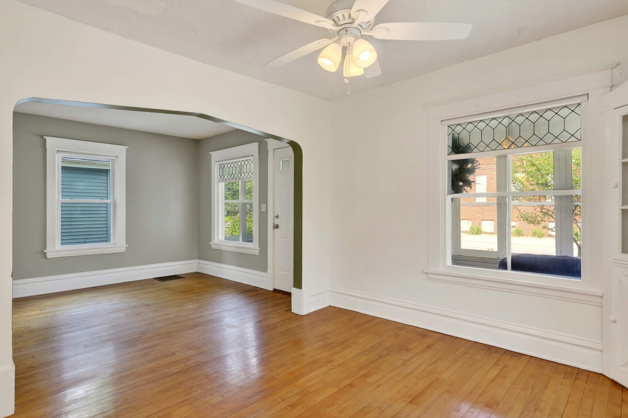 Building Photo - 2611 E 38th St