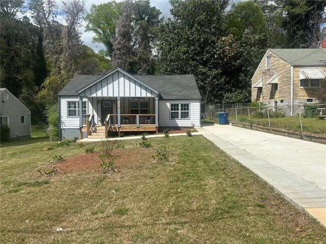 Building Photo - 1841 Bayberry Dr SW