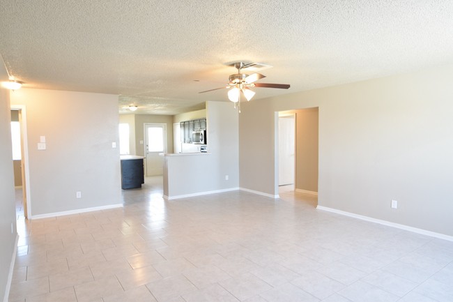 Building Photo - 4105 Sand Dollar Dr