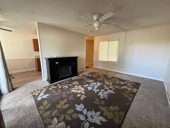 Building Photo - 3855 E Leonesio Dr
