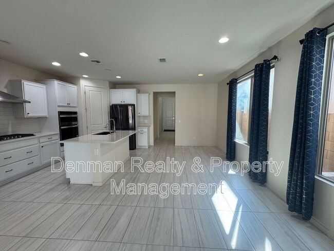 Building Photo - 3540 E Tina Dr