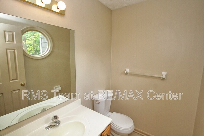 Building Photo - 1381 Omie Way