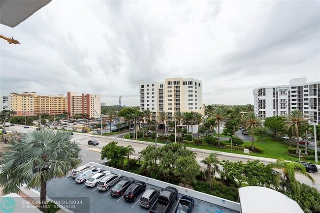 Building Photo - 1370 S Ocean Blvd