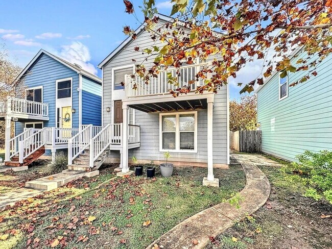 Building Photo - "Cozy 1-Bedroom Gem in San Marcos - Modern Comfort in 500 Sq Ft!"