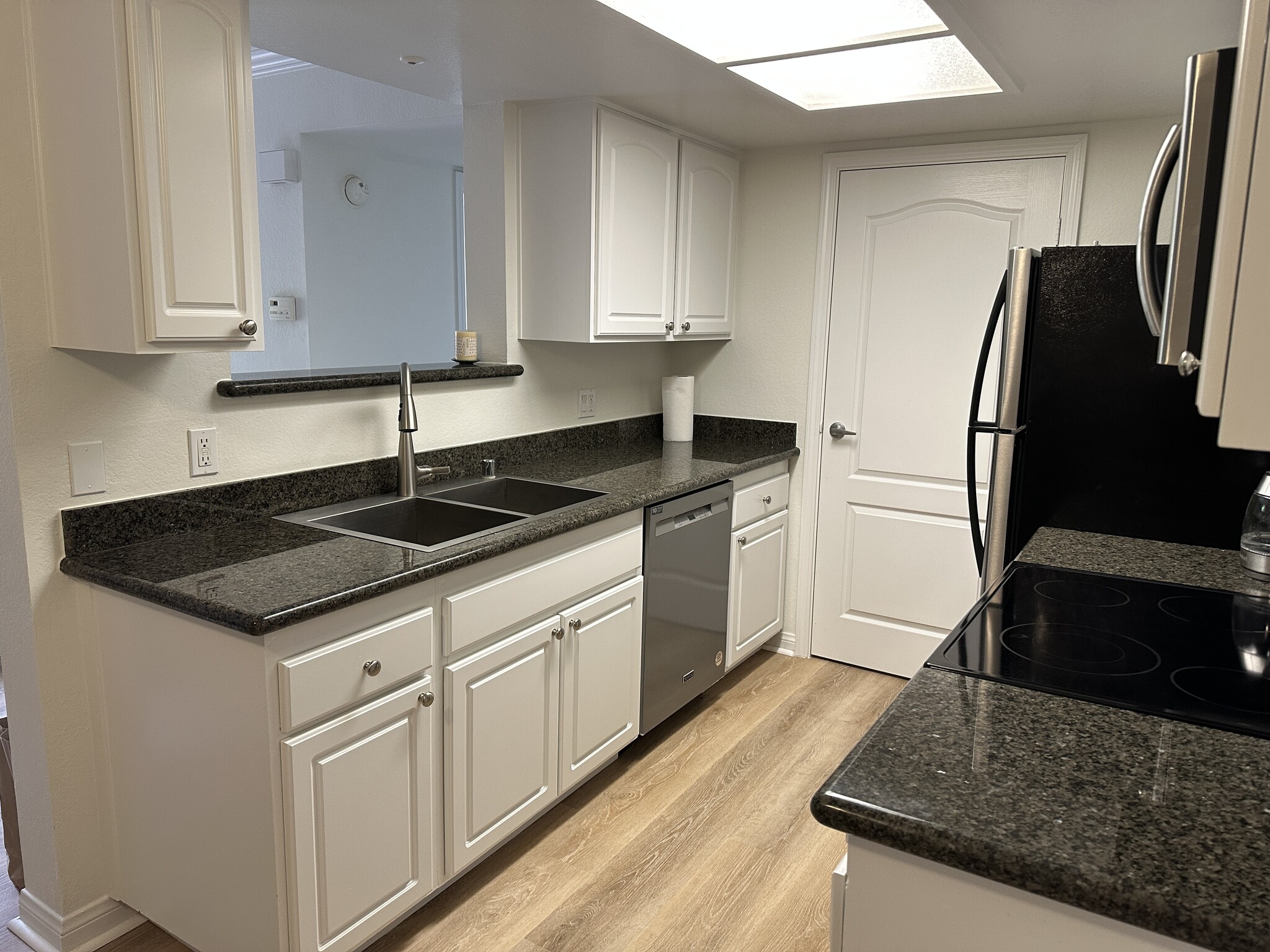 Building Photo - 12067 Alta Carmel Ct