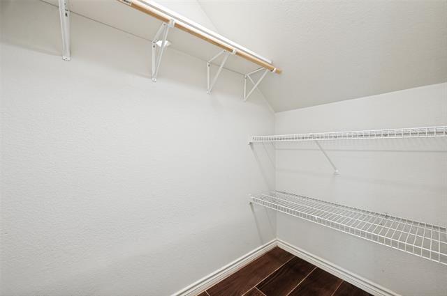 Building Photo - 1156 Bent Oaks Dr