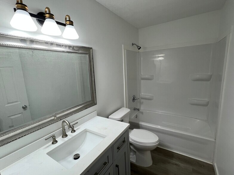 Building Photo - 5409 King Arthur Dr NW