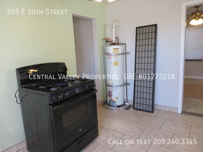 Building Photo - 509 10th St