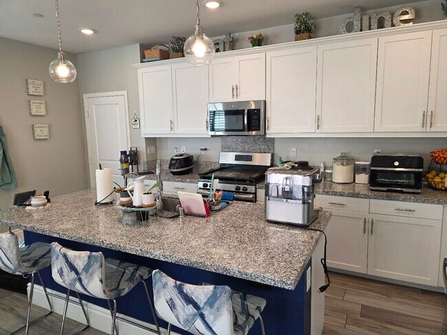 Building Photo - Murrieta 4 Bedroom Townhome with Solar in ...