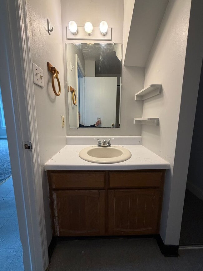 Building Photo - 2627 Floyd Ave