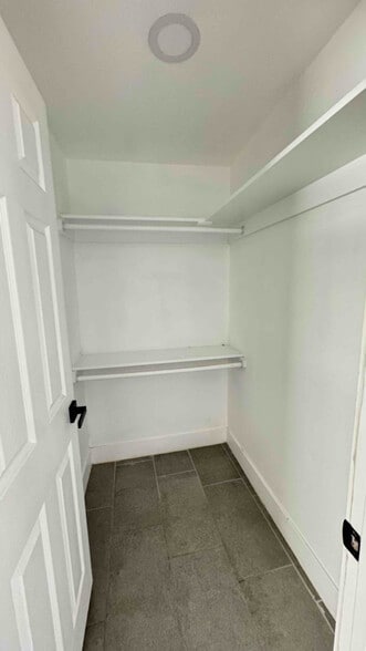 Building Photo - 3837 W Lincoln St