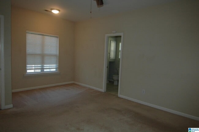 Building Photo - 108 Holland Trail