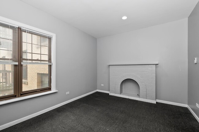 Interior Photo - 4230-38 Michigan