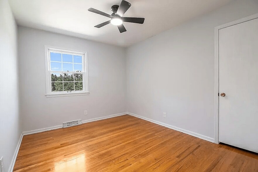 Building Photo - 10729 McGee St