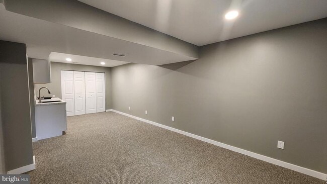Building Photo - 17619 Longview Ln