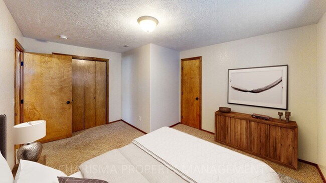 Building Photo - BEAUTIFUL 3 BD, 2 BA TOWNHOME WITH A FULLY...