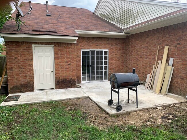 Building Photo - 1685 Oaken Bucket Dr