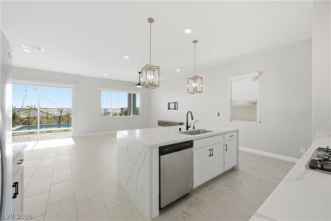 Building Photo - 402 Purple Sandpiper St