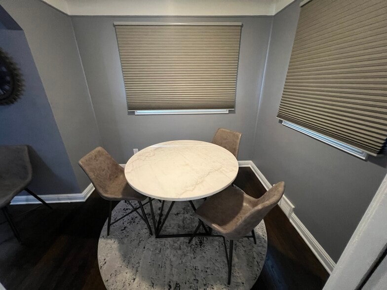 Dining - 207 N Campbell Rd