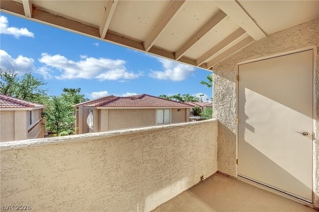 Building Photo - 7300 W Pirates Cove Rd
