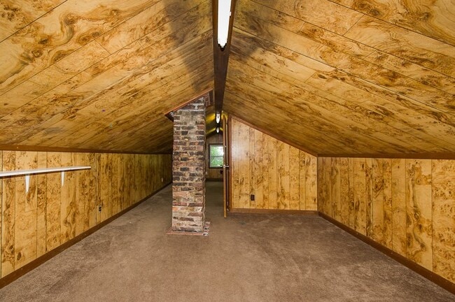 Building Photo - For Rent: 3 bedroom, 1 bath house