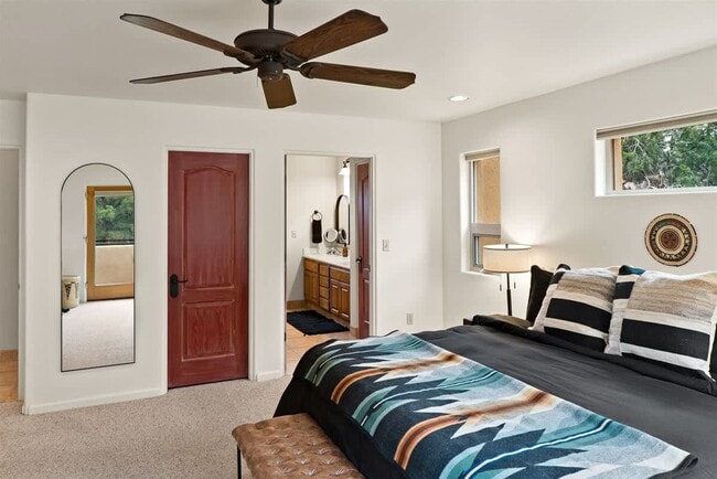 Building Photo - 123 Devils Kitchen Dr