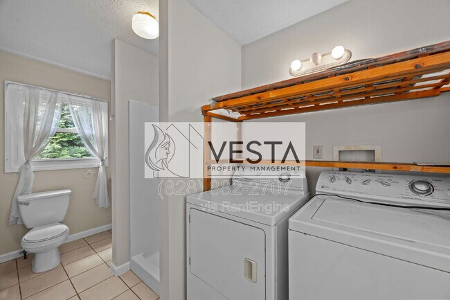 Building Photo - 90 Knob Hill Rd