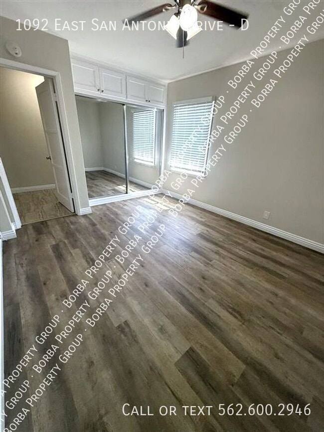 Building Photo - 1092 E San Antonio Dr