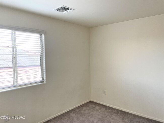 Building Photo - 9450 N Andrina Dr