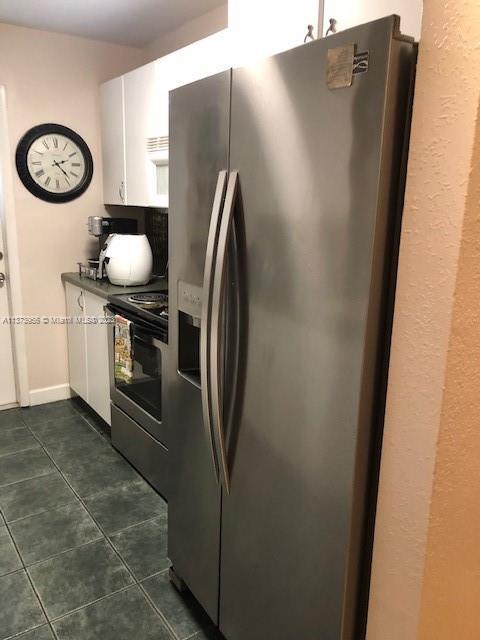 Building Photo - 3061 NE 49th St