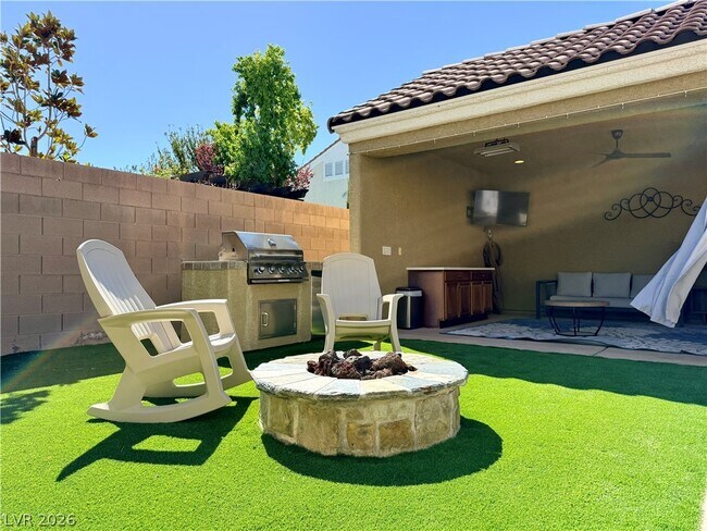 Building Photo - 8565 Hogan Falls Cir