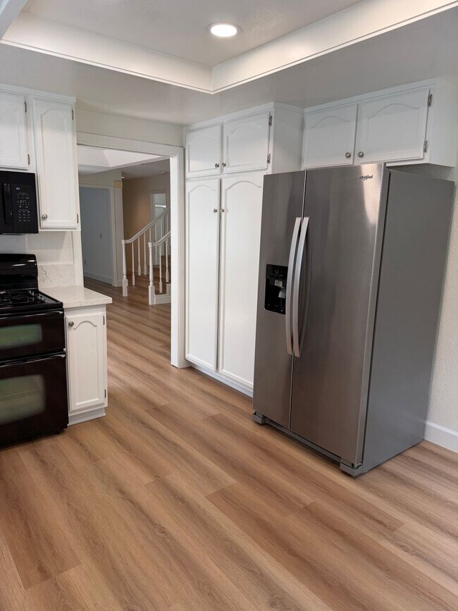 Building Photo - 230 Bridgeside Cir