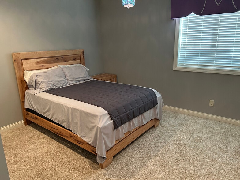 Building Photo - 6078 Shawnee Ct