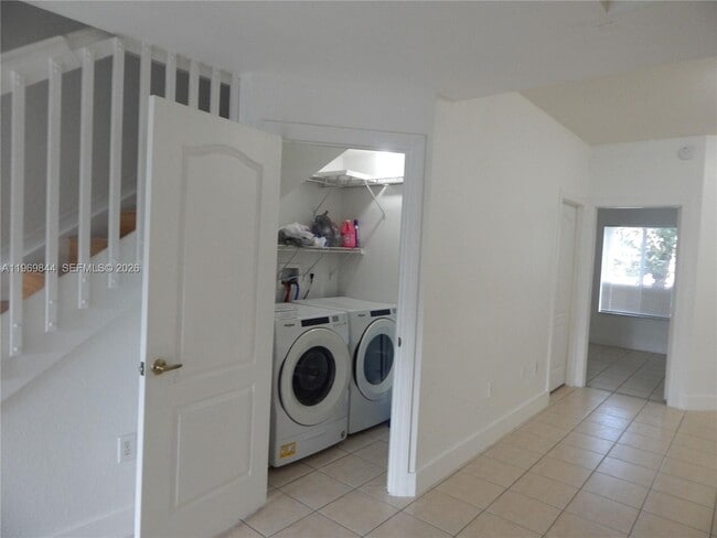 Building Photo - 8986 W Flagler St