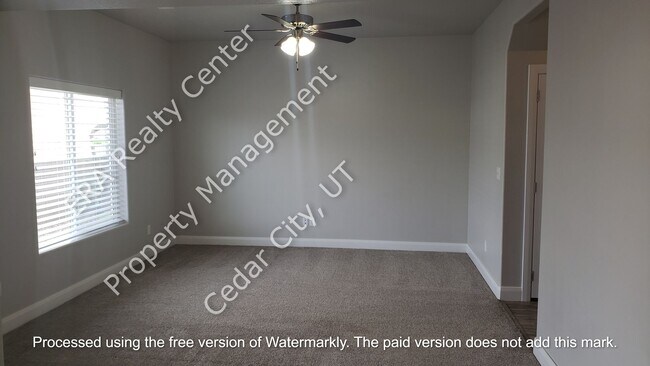 Building Photo - Move In Discount -3 bed 2.5 bath - Newer townhome in the heart of Cedar City!