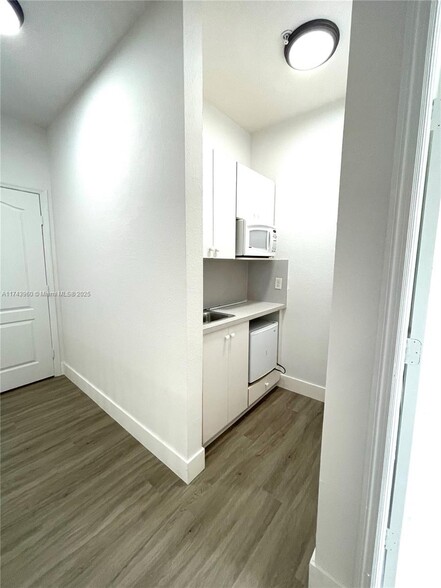 Building Photo - 17415 NW 75th Pl