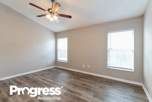 Building Photo - 16530 Golden Eagle Blvd