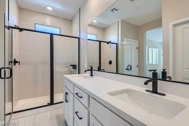 Building Photo - 11604 Desert Hollow Avenue