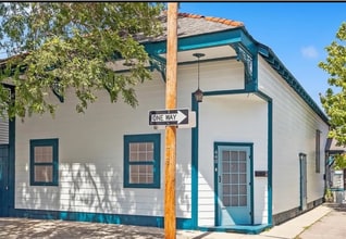 Building Photo - 440 Bouny St