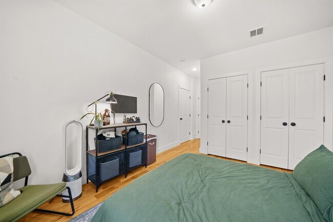 Building Photo - 34 Van Reypen St