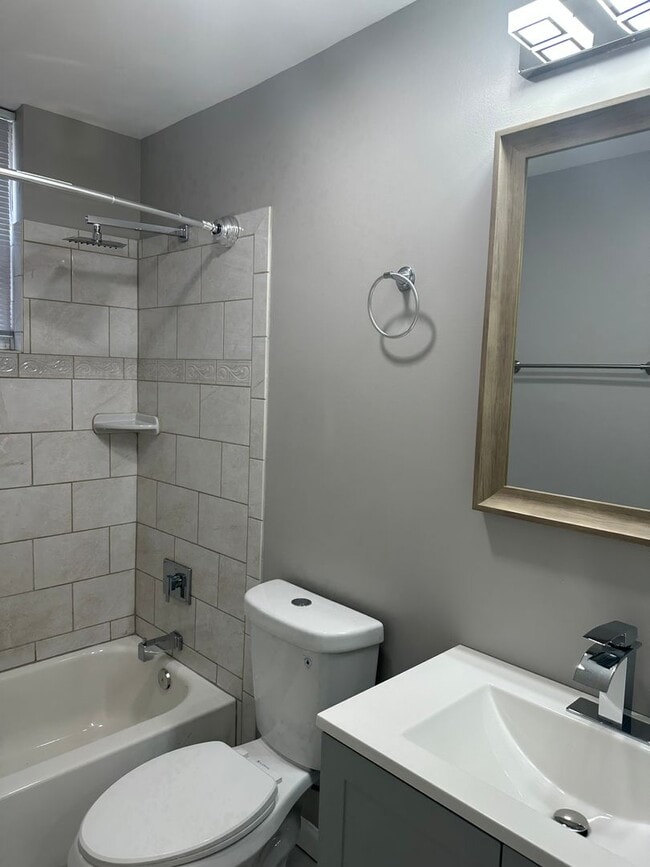 Building Photo - Beautiful, Spacious, Single Family Home fo...