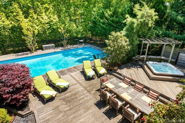 Building Photo - 6 Strathmore Ct