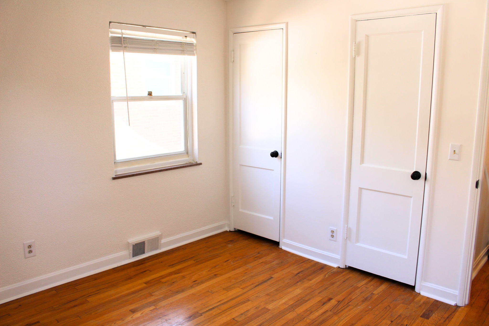 Building Photo - 3806 Gardner Ave