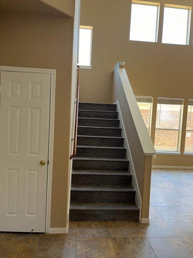 Building Photo - 18646 Flagstone Creek Rd