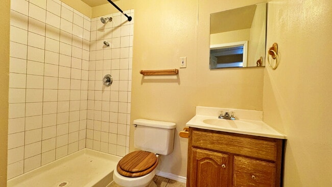 Building Photo - Fantastic Updated 3 Bed 3 Bath in Cherry Creek Schools Great Backyard 2 Car Garage